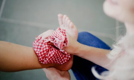 Photo by Vidal Balielo Jr.: https://www.pexels.com/photo/ice-pack-on-person-s-foot-4005311/