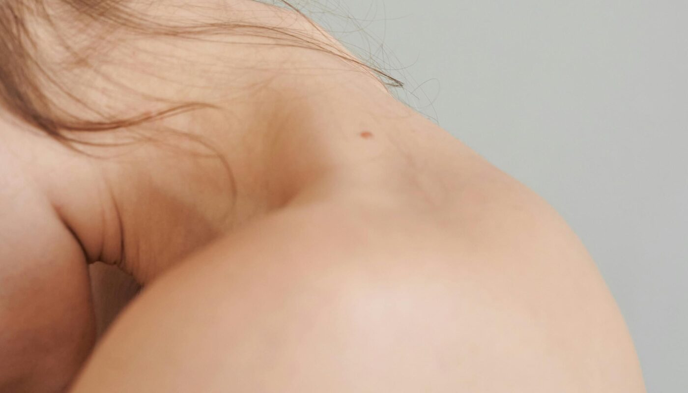 Photo by Daria Liudnaya: https://www.pexels.com/photo/close-up-of-female-back-8187569/