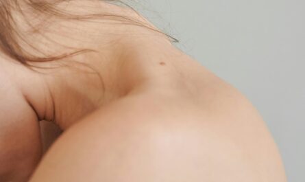 Photo by Daria Liudnaya: https://www.pexels.com/photo/close-up-of-female-back-8187569/