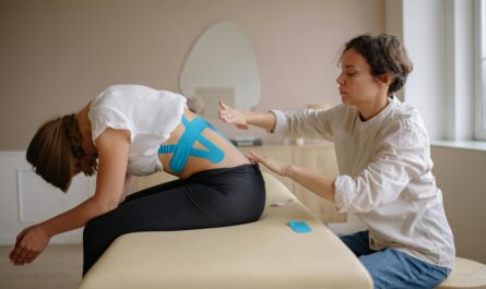 Photo by Yan Krukau: https://www.pexels.com/photo/physiotherapist-at-work-5794059/