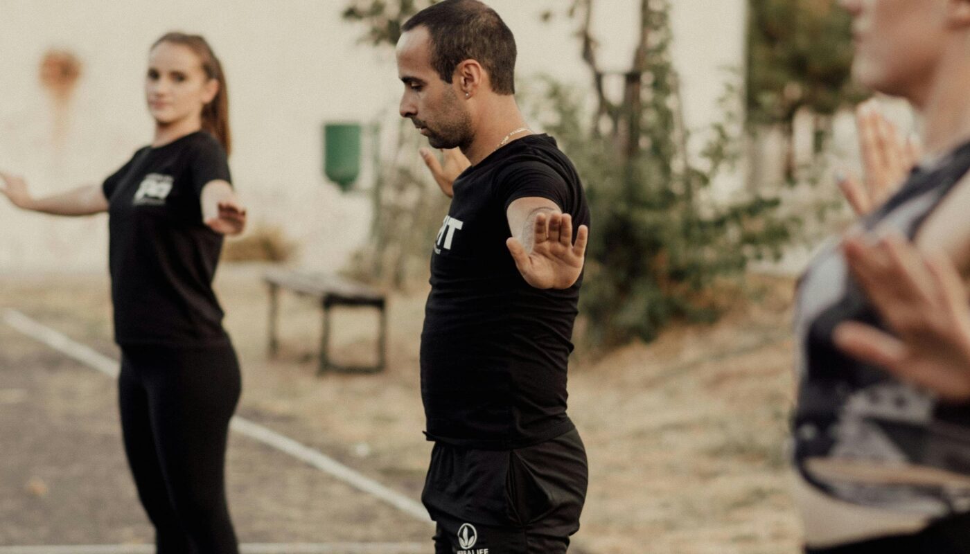 Photo by Arsov Ivan: https://www.pexels.com/photo/group-outdoor-fitness-training-session-31293814/