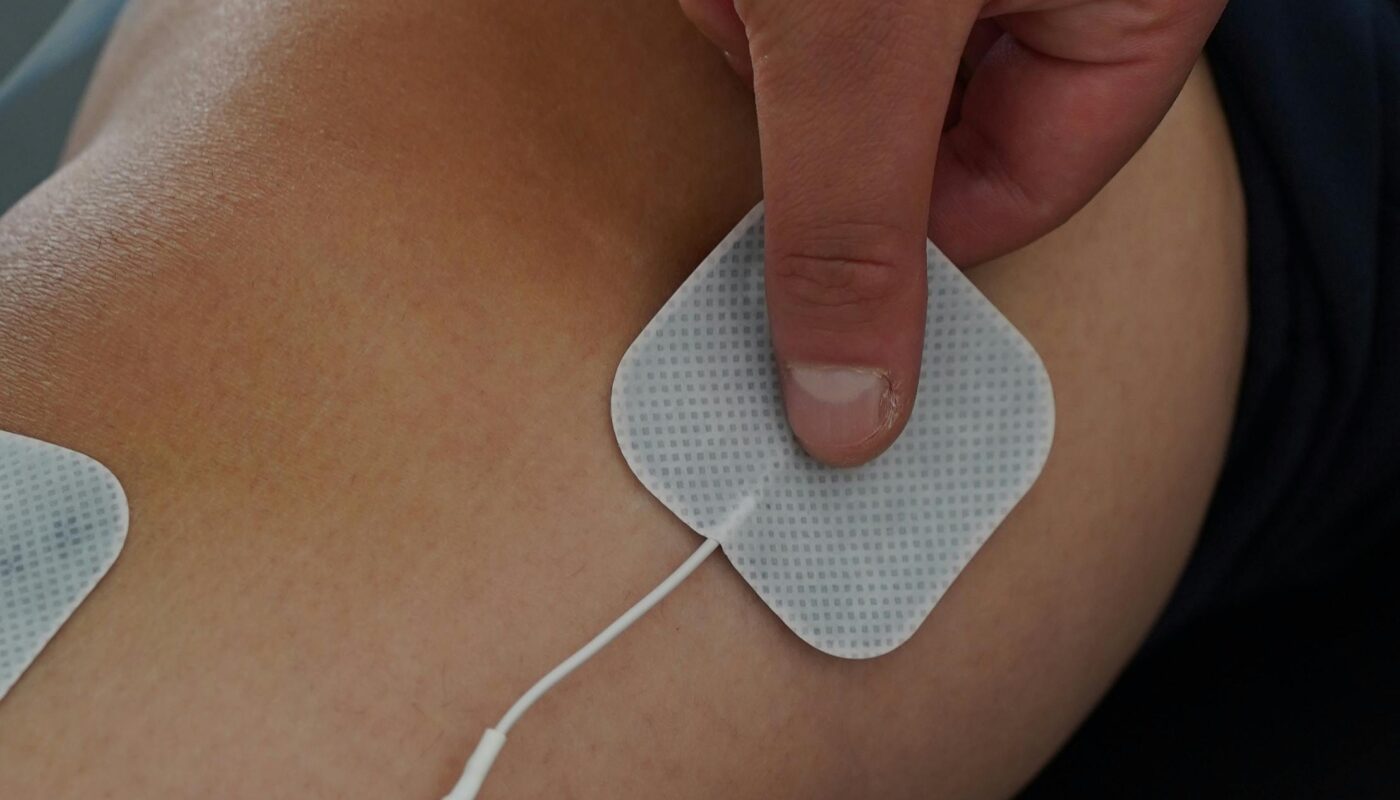 Photo by Cansu Hangül: https://www.pexels.com/photo/physical-therapy-with-electrical-stimulation-30483052/