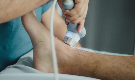 Photo by Juan Manuel Montejano Lopez: https://www.pexels.com/photo/leg-of-patient-during-medical-examination-13185367/