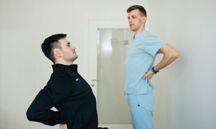 Photo by Funkcinės Terapijos Centras: https://www.pexels.com/photo/physiotherapist-instructing-a-patient-on-how-to-exercise-20860593/