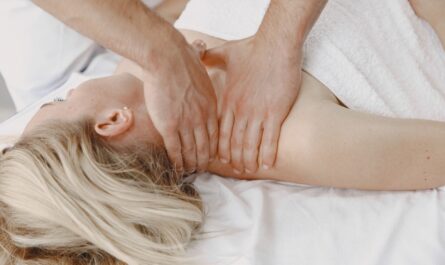 Photo by Gustavo Fring: https://www.pexels.com/photo/a-woman-having-a-massage-5888086/