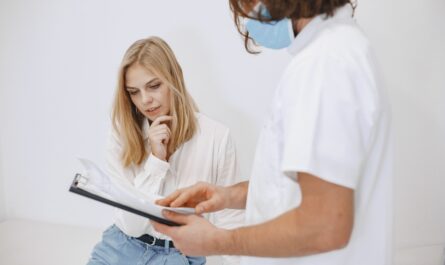 Photo by Gustavo Fring: https://www.pexels.com/photo/a-doctor-and-patient-looking-at-the-diagnosis-on-a-clipboard-6285399/