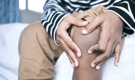 Photo by Towfiqu barbhuiya: https://www.pexels.com/photo/person-in-black-and-white-stripe-shirt-pinching-skin-on-knee-11716938/